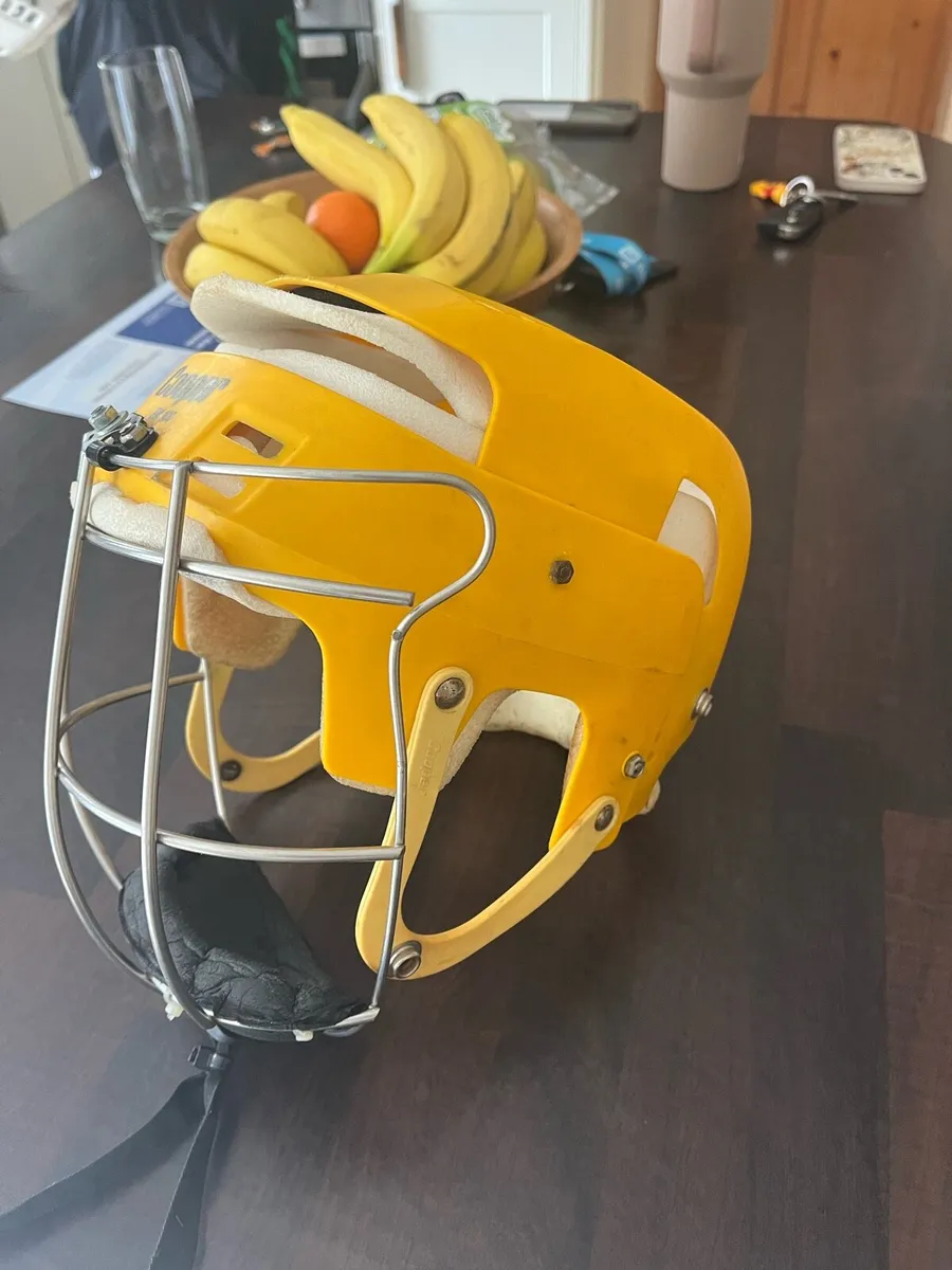 Cooper hurling helmet - Image 3