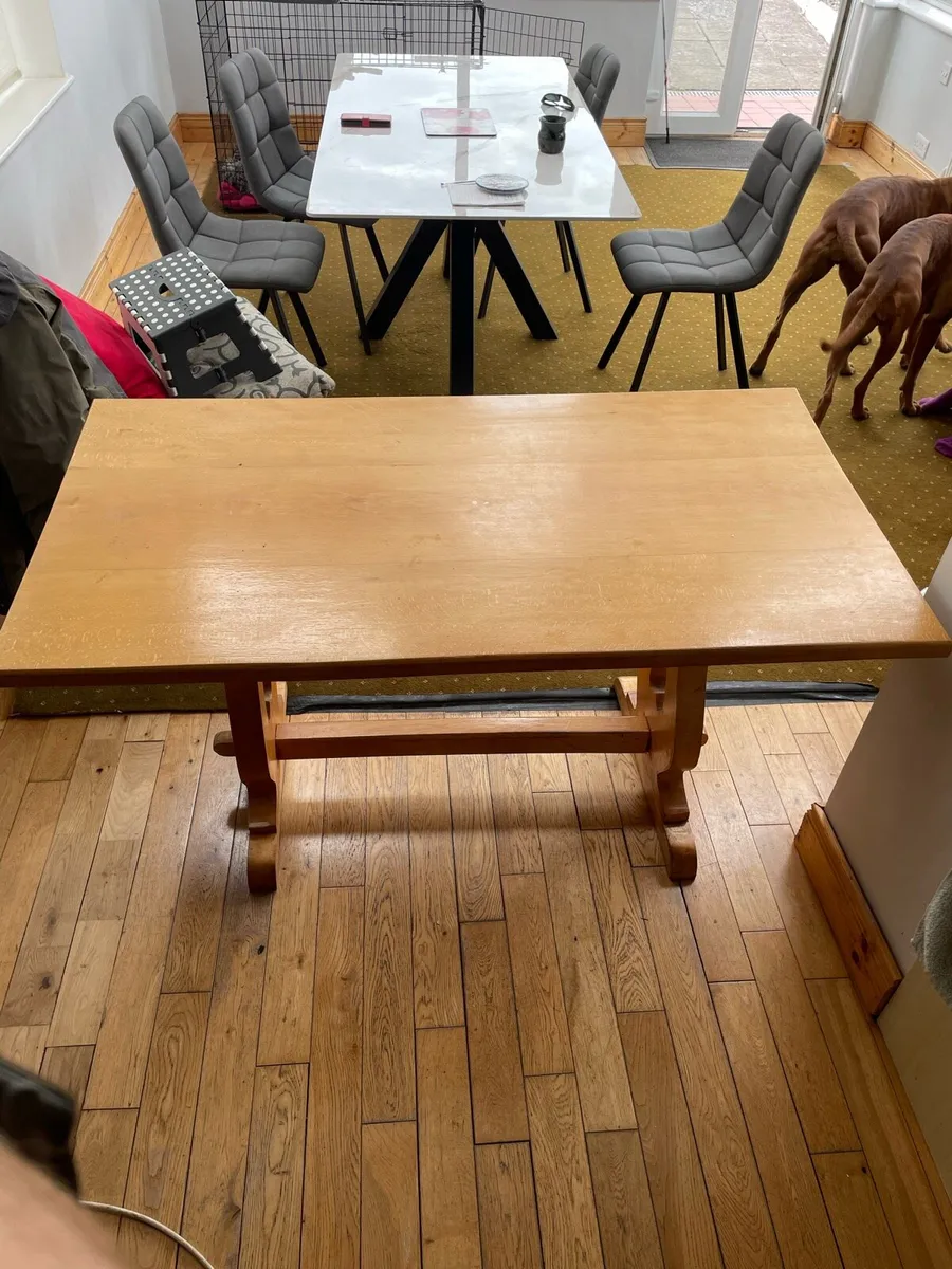 Kitchen table - Image 1
