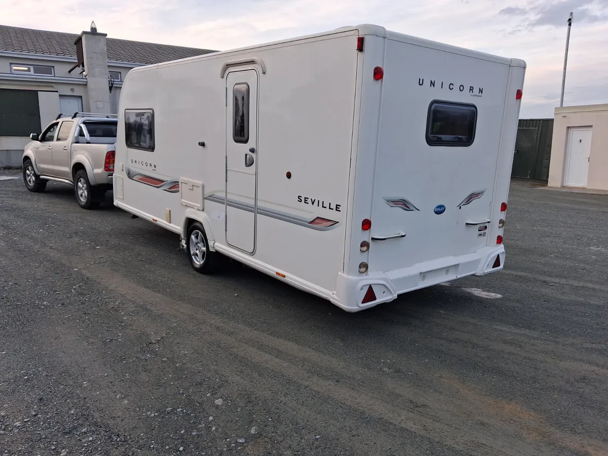 Bailey 2 berth with motor movers - Image 4