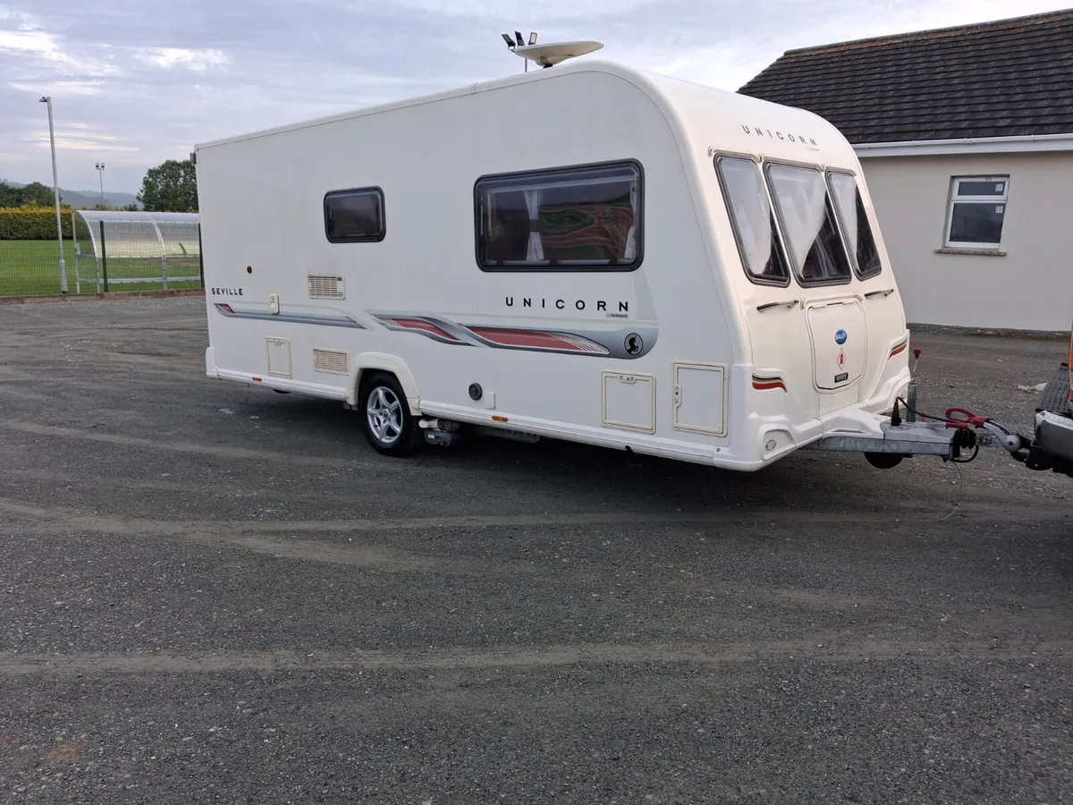 Bailey 2 berth with motor movers - Image 3