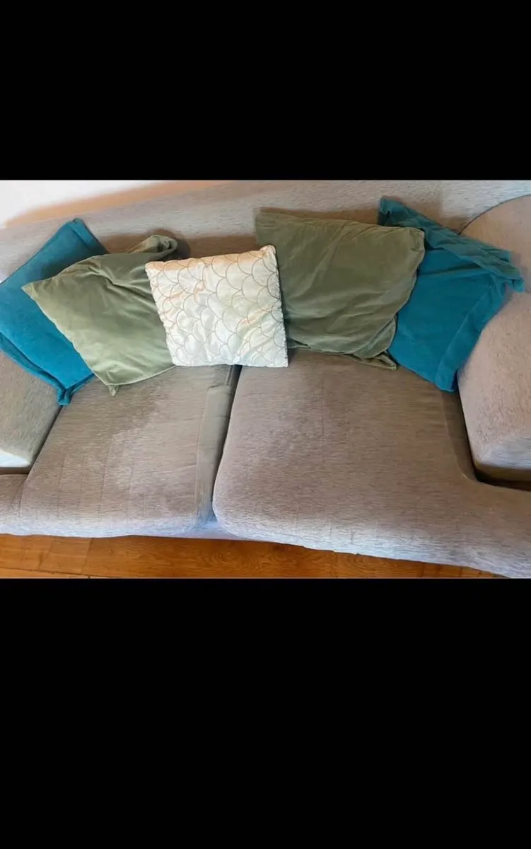 Sofa couch - Image 2