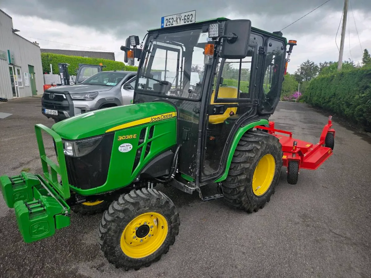 John Deere Tractor - Image 1