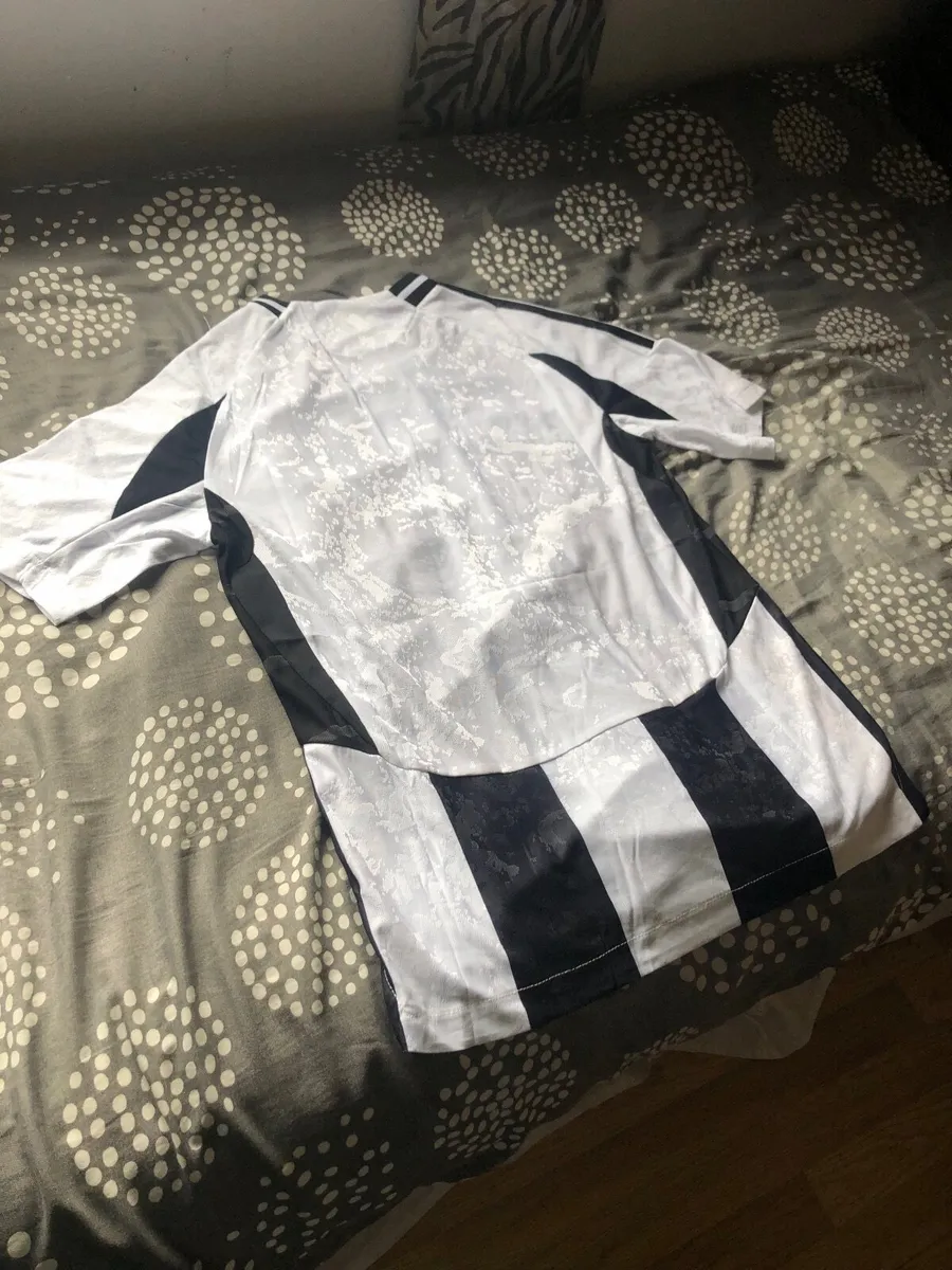 Football jersey - Image 4