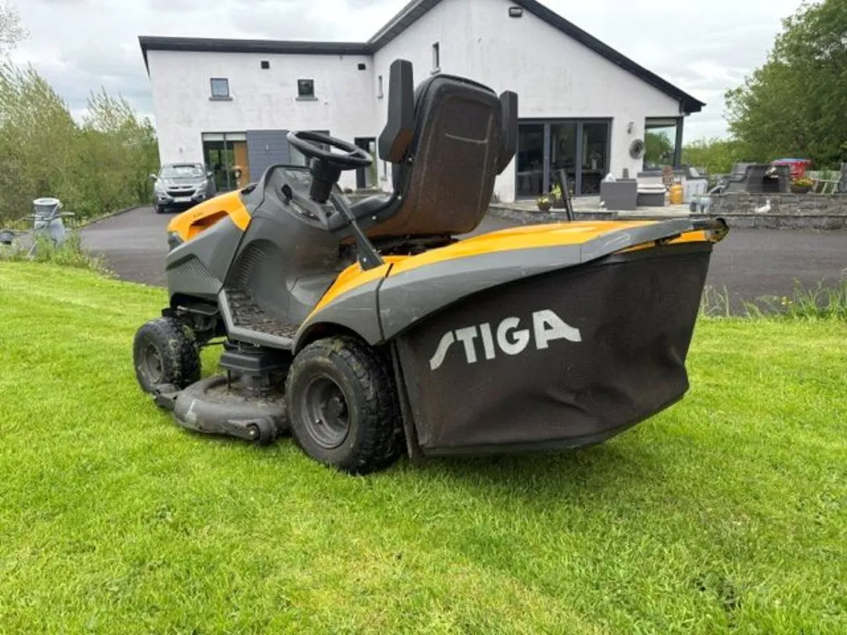 Stiga Estate 7122 Ride on Lawnmower - Image 2