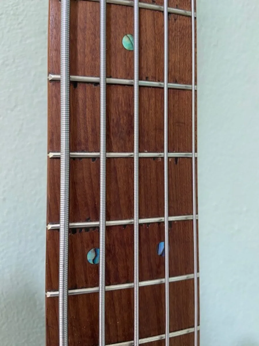 Squire Contemporary 5 string Bass Guitar + Gig Bag - Image 4
