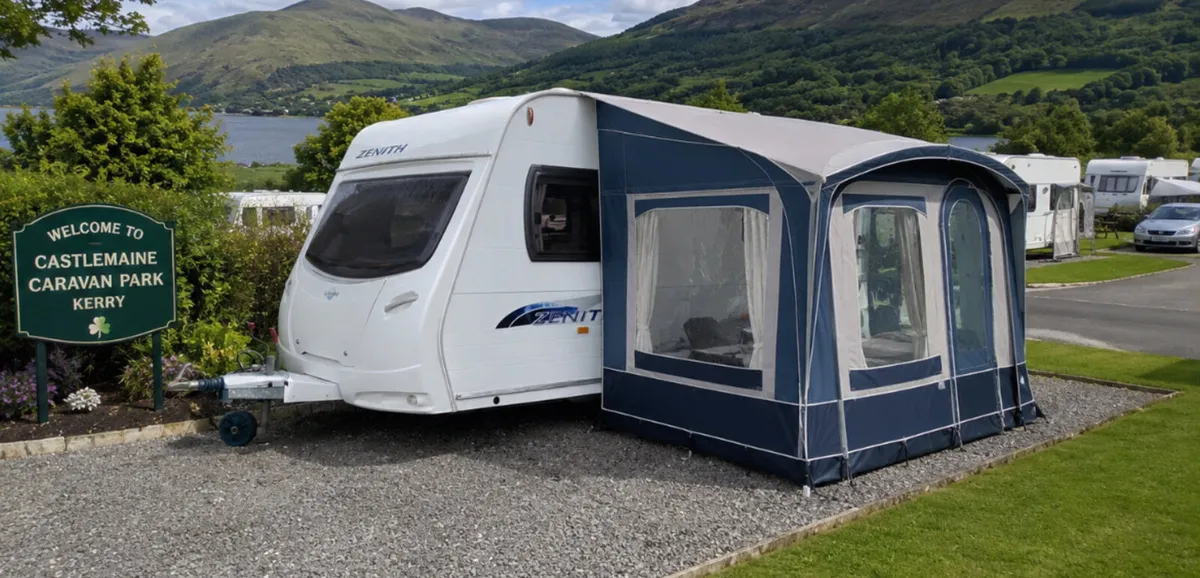 2010 6 birth lunar zenith caravan for sale . - Image 1