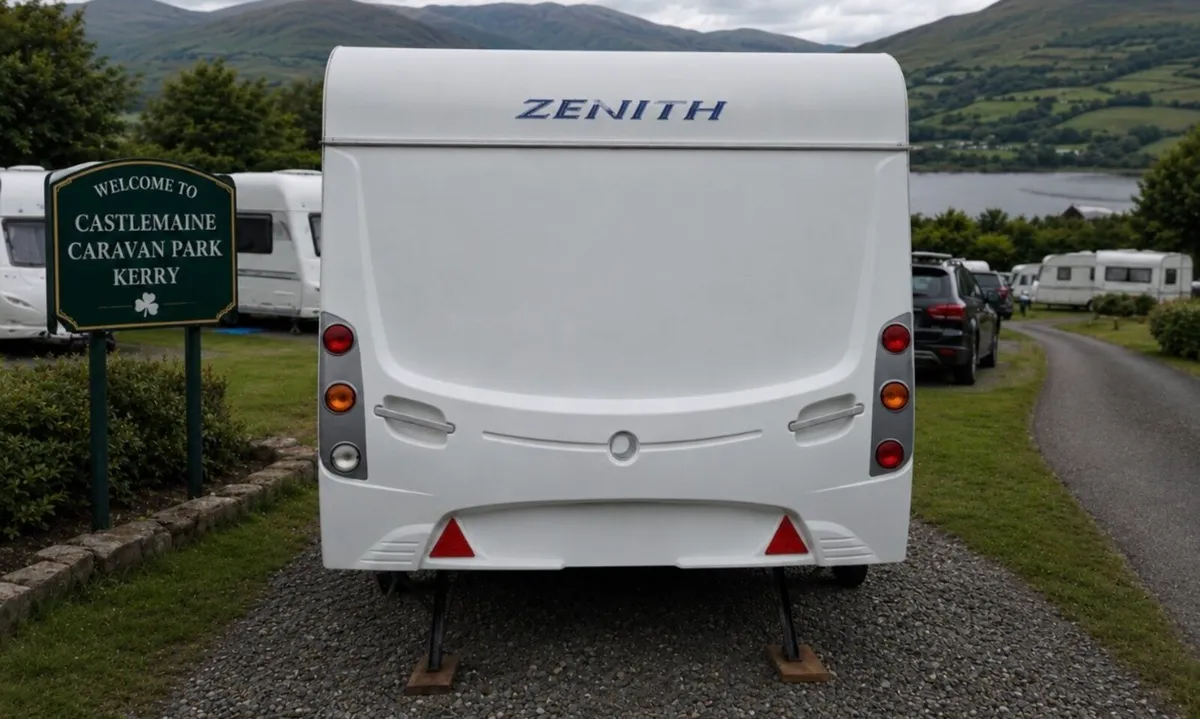 2010 6 birth lunar zenith caravan for sale . - Image 4