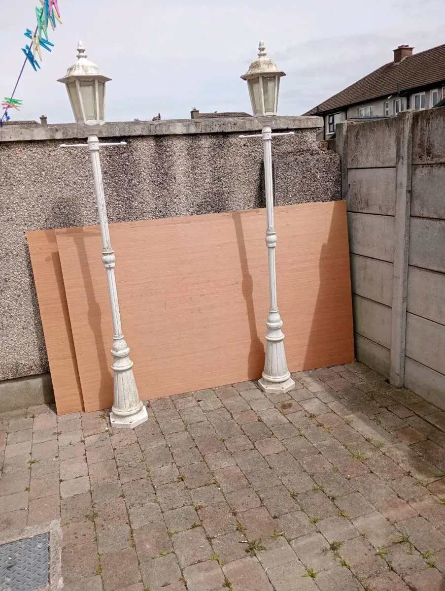 2 out door lamps - Image 3