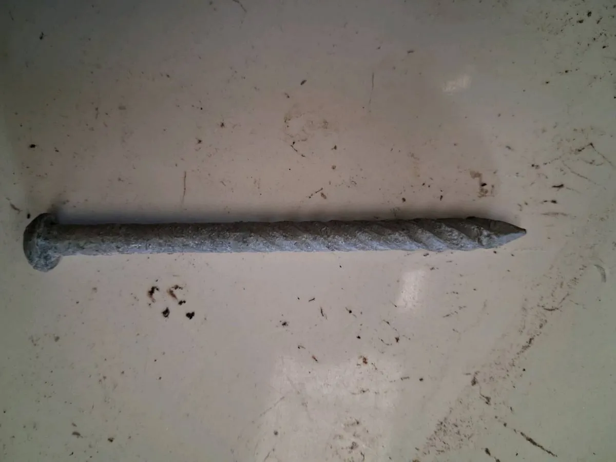 Galvanised nails - Image 1
