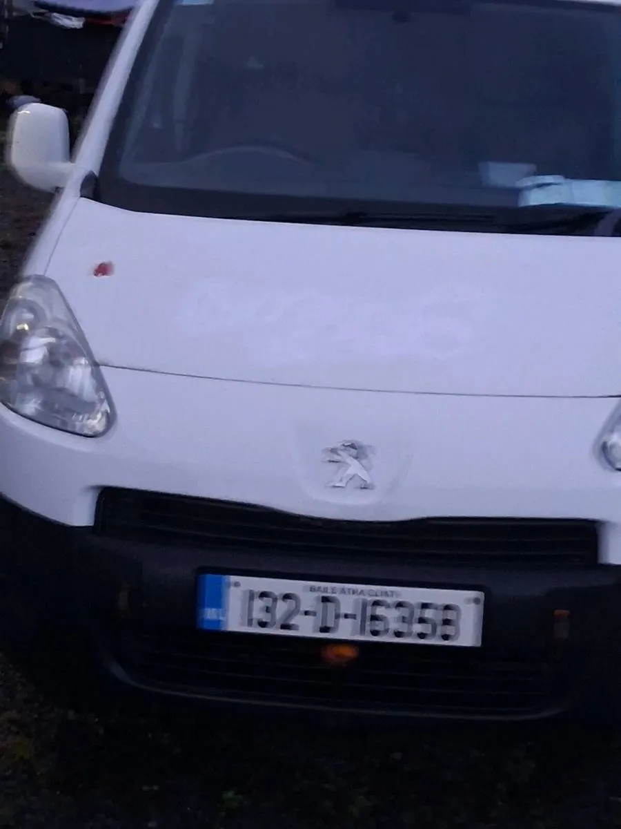 Van - Image 2