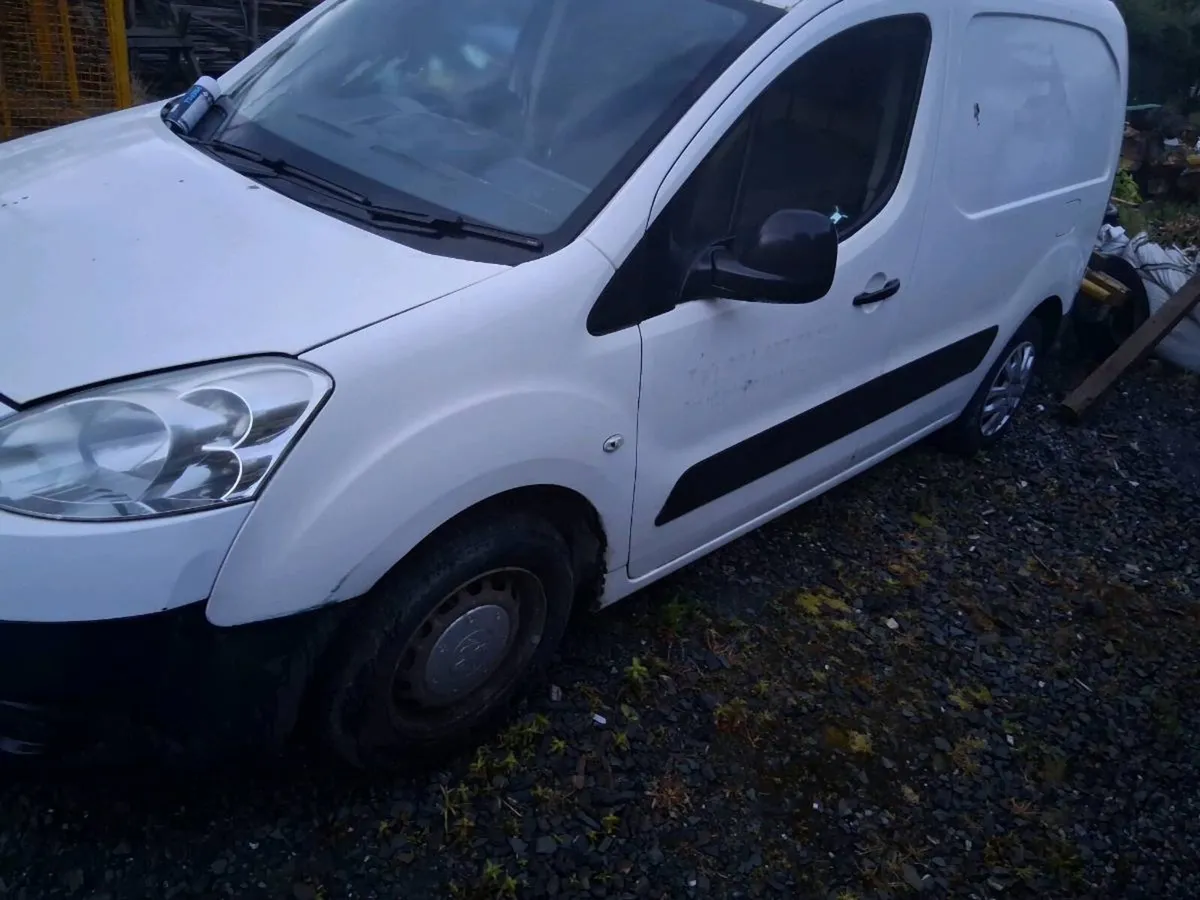 Van - Image 4