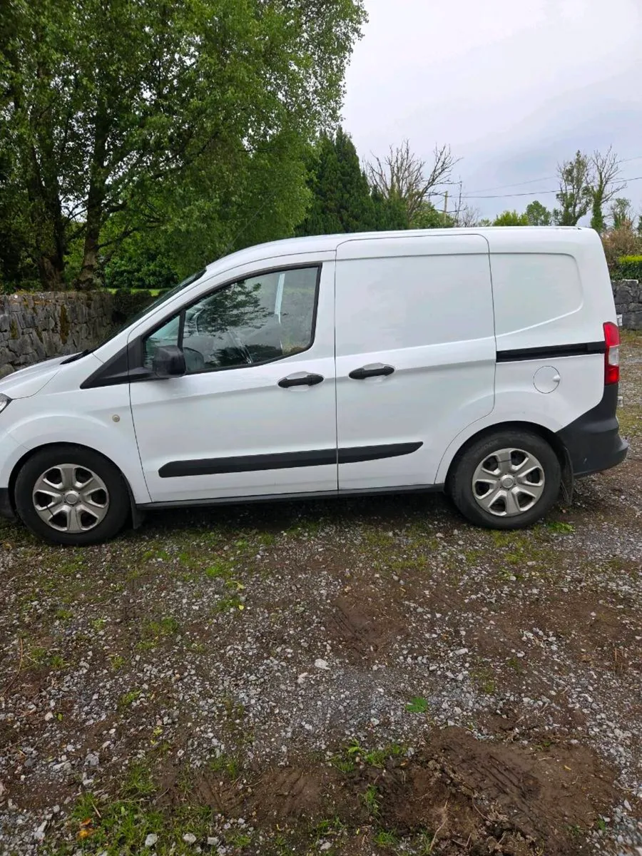 Transit Courier - Image 1