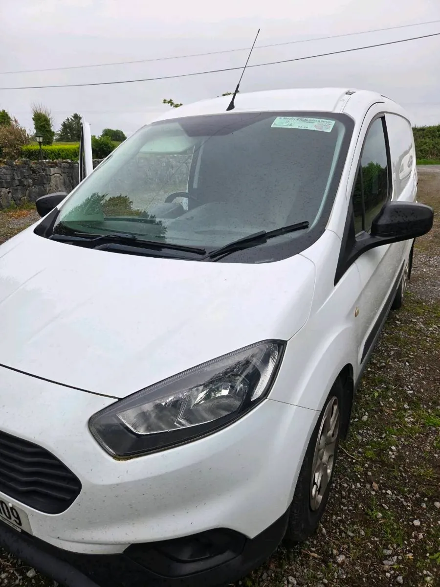 Transit Courier - Image 3