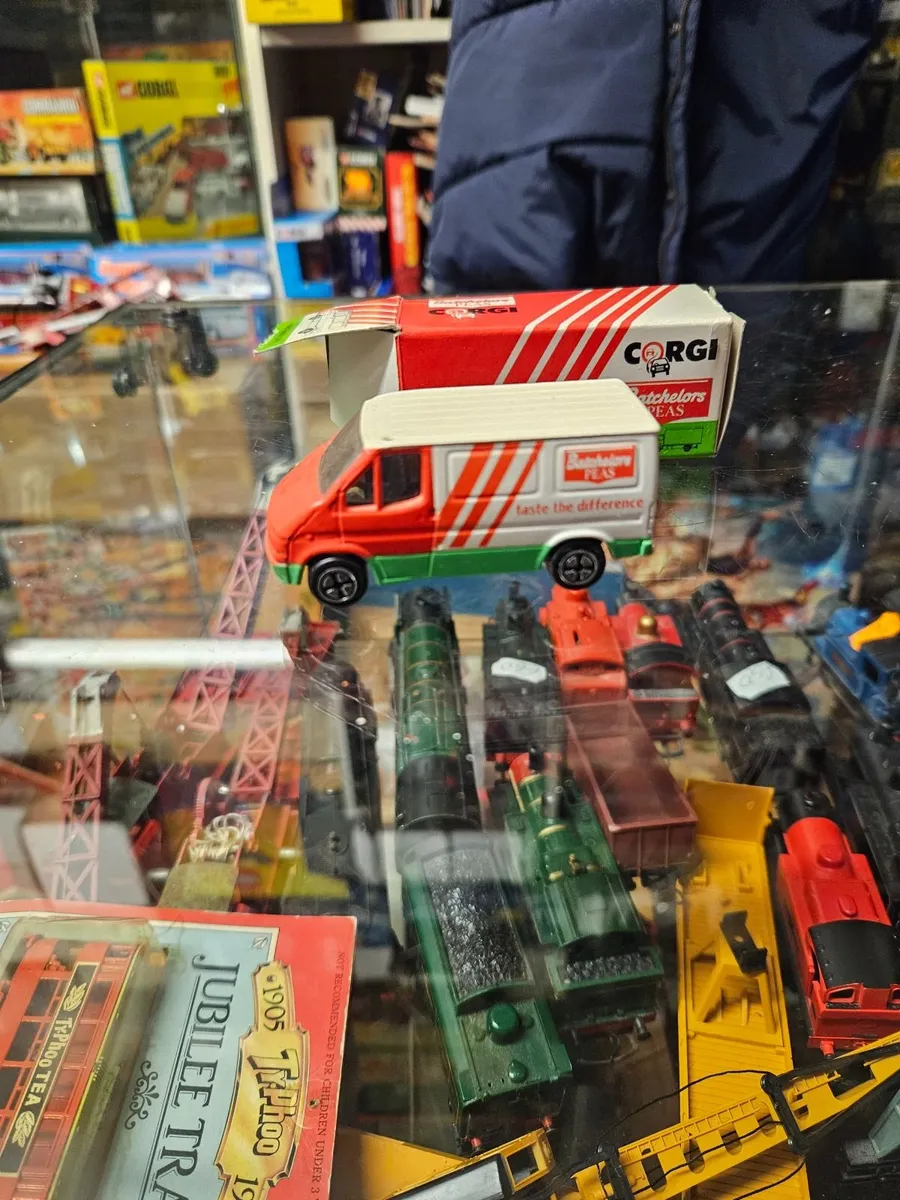 Corgi Bachelors Peas Ford Transit - Image 1