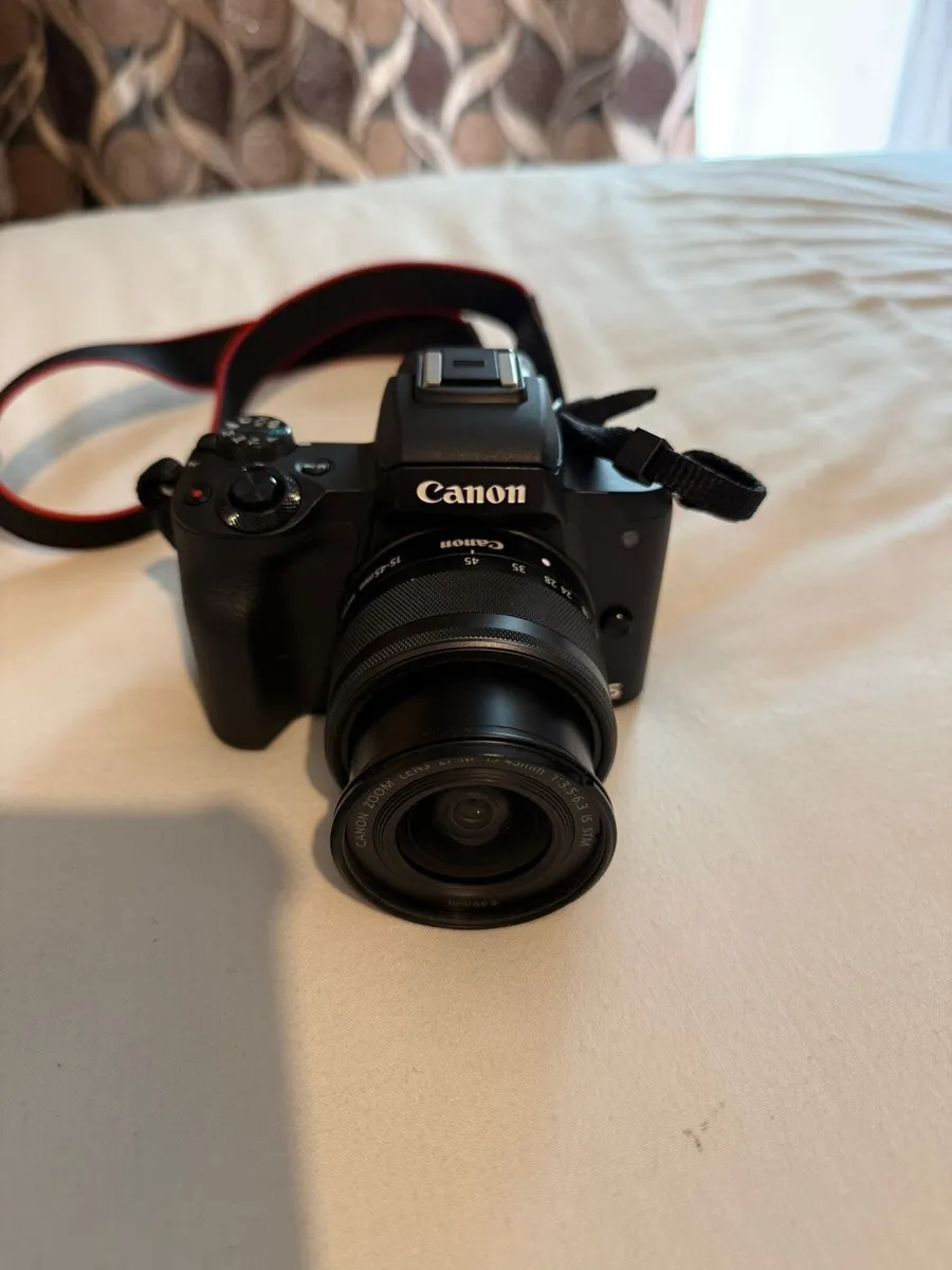 Canon EOS M50 Mirrorless Camera - Image 2