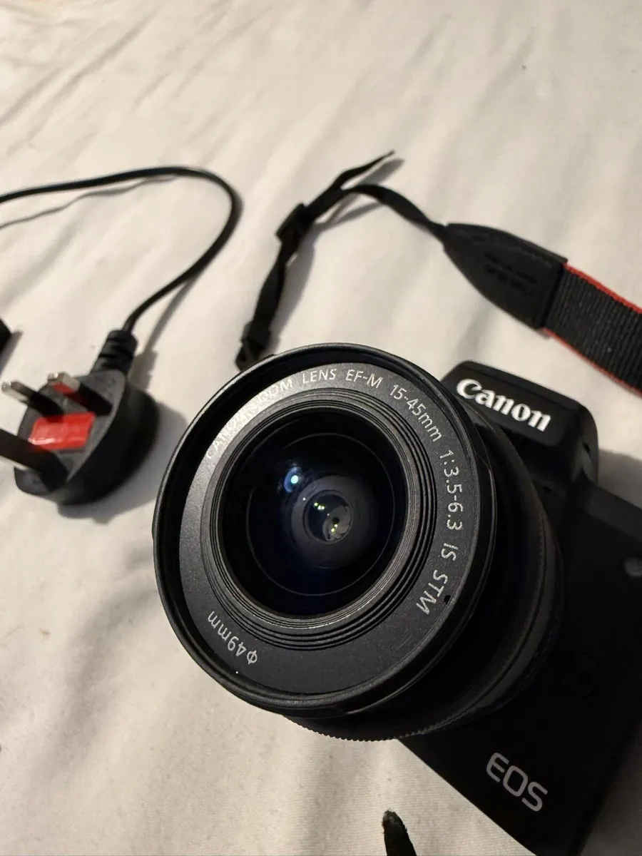 Canon EOS M50 Mirrorless Camera - Image 4