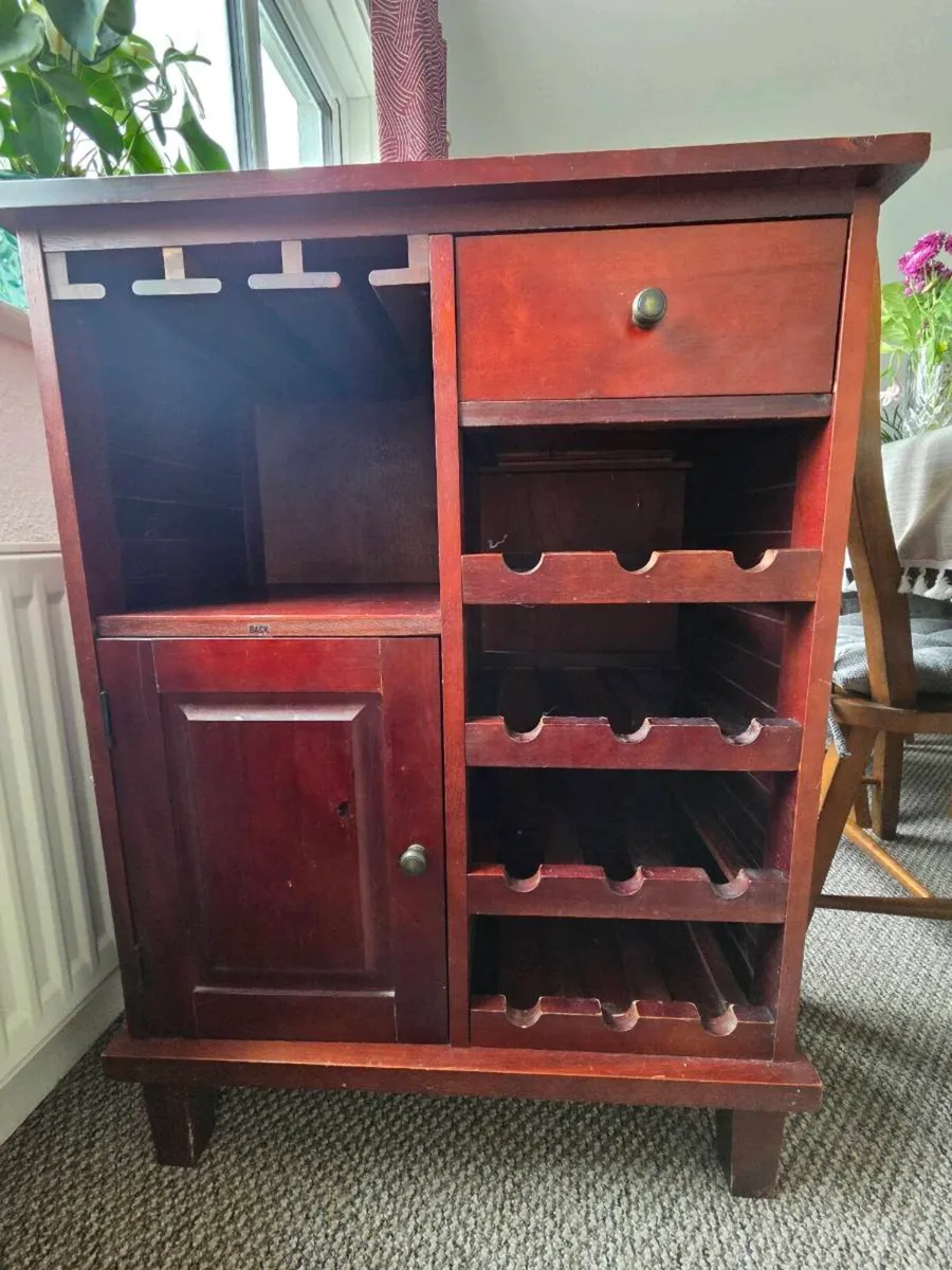 Drinks cabinet wine rack - Image 1