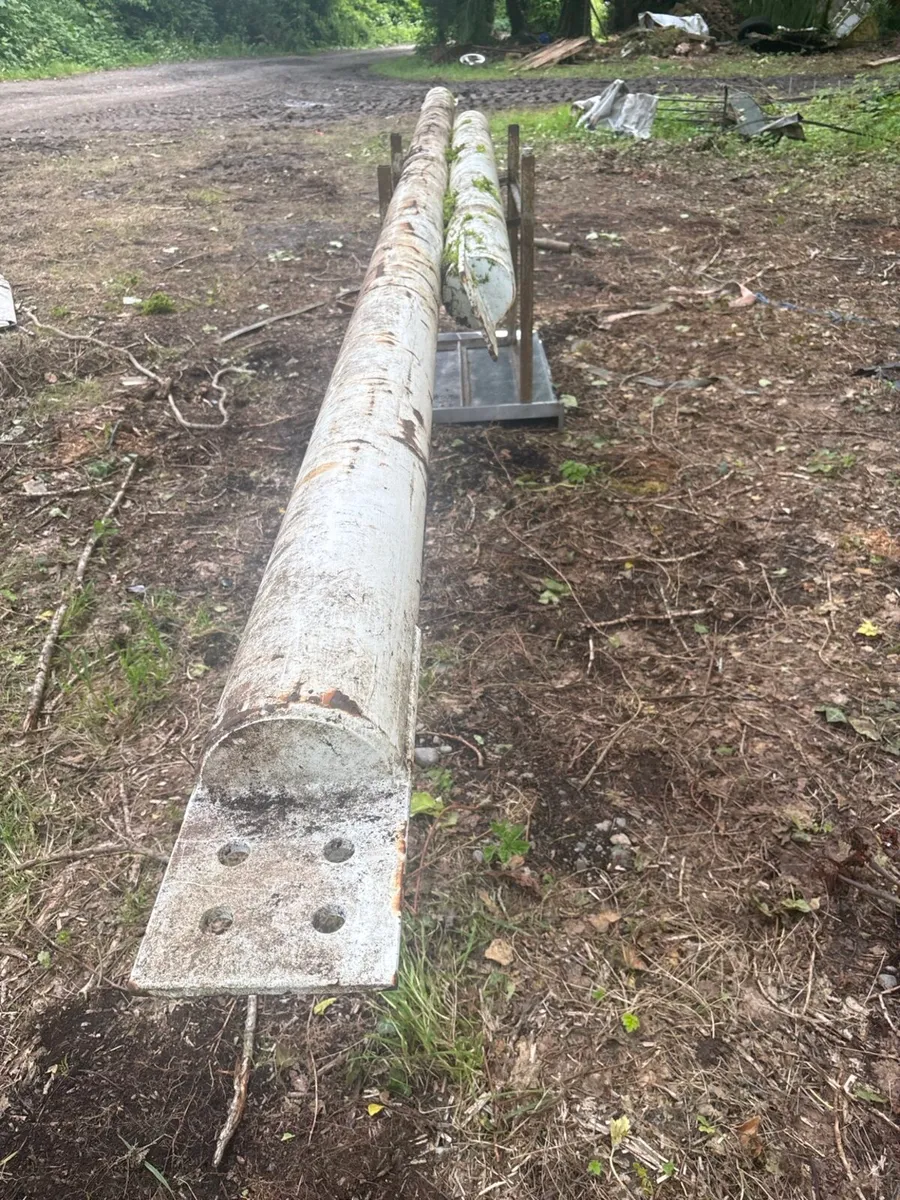 18ft 8” Galvanised steel lighting pole - Image 1