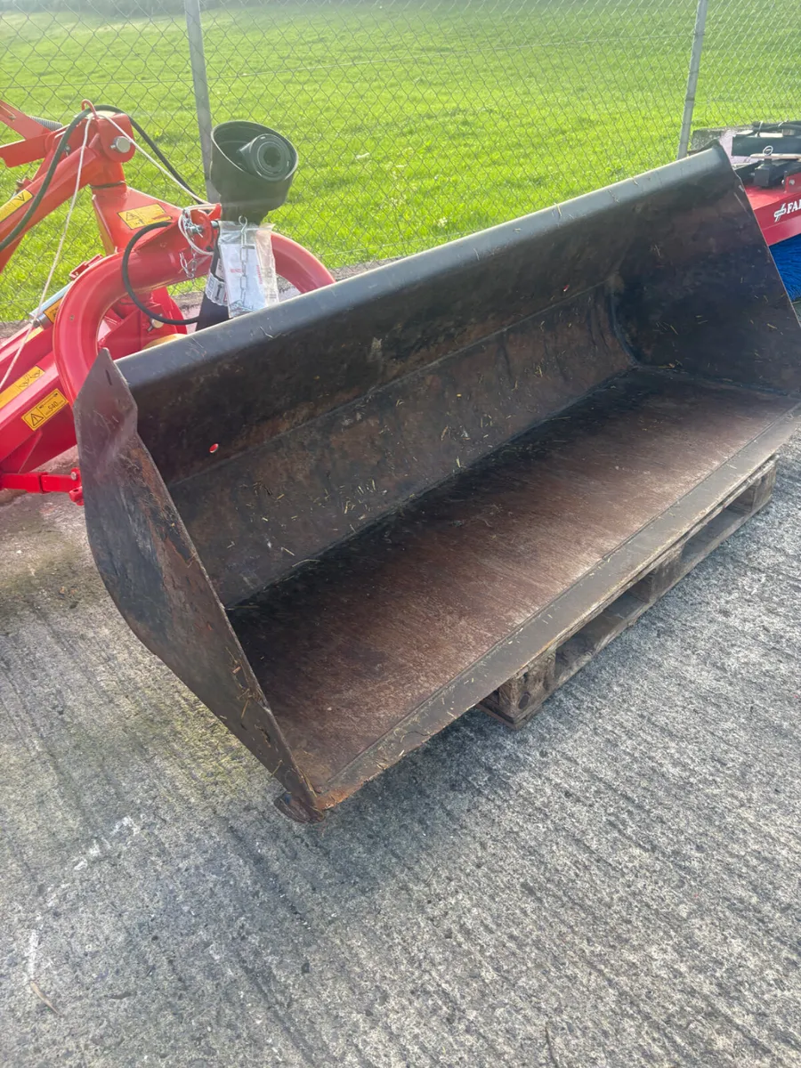 QUICKE 7FT BUCKET - Image 3