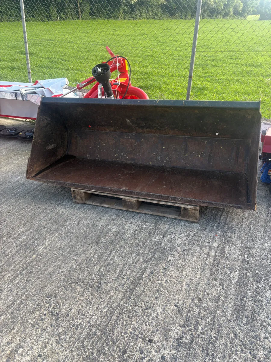 QUICKE 7FT BUCKET - Image 1