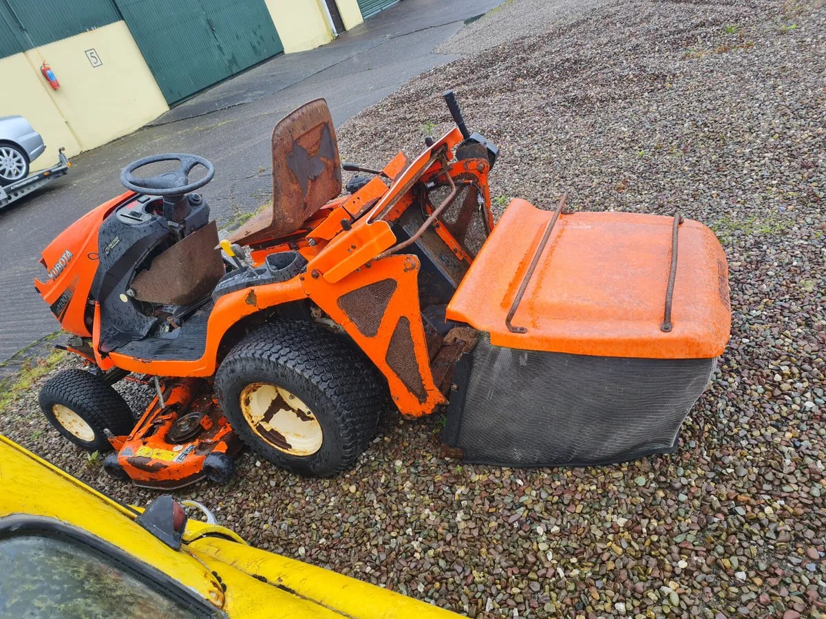 Kubota 4x4 lawnmower - Image 2