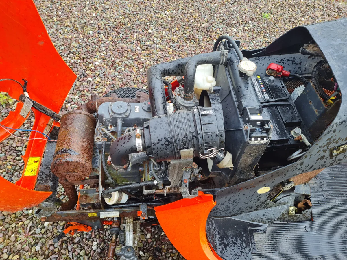Kubota 4x4 lawnmower - Image 4