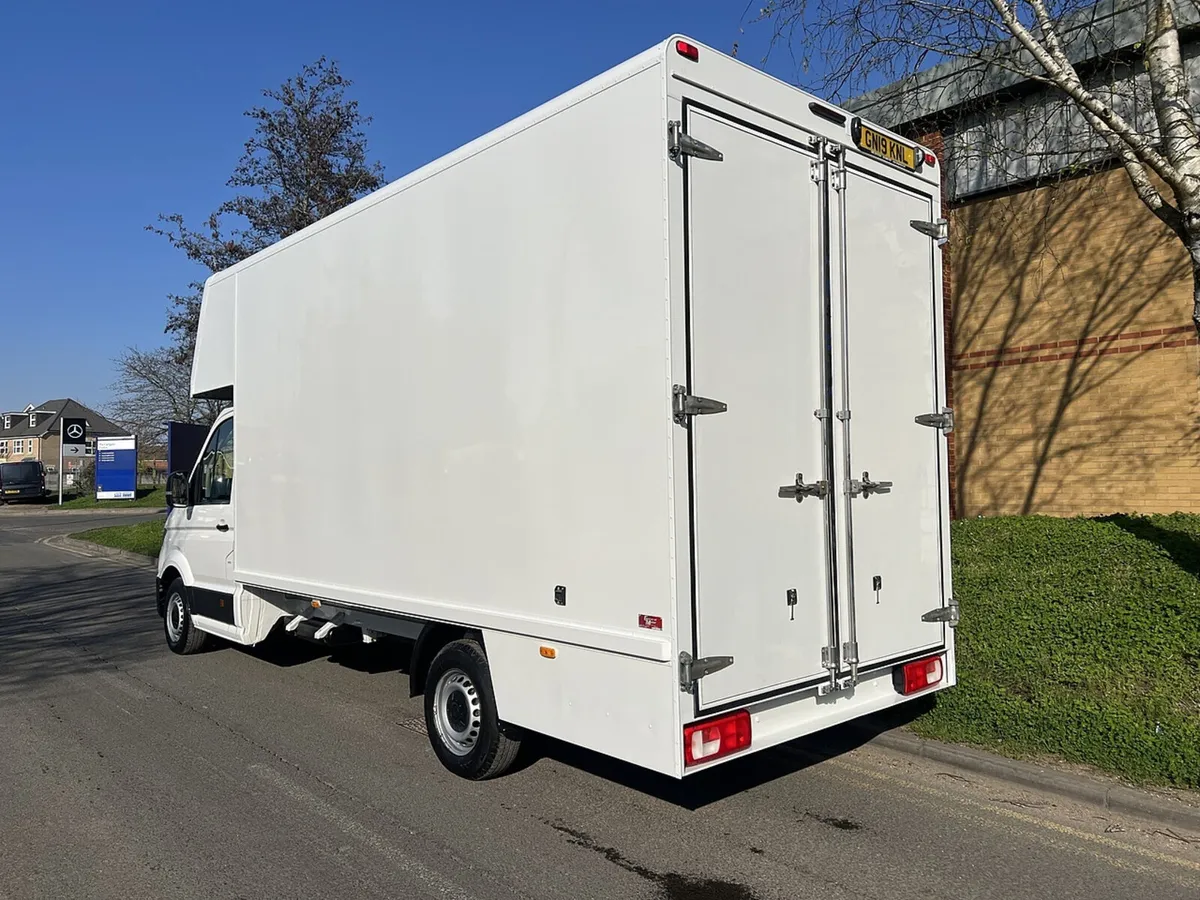 2019 Volkswagen Crafter Luton Box Van - Image 3