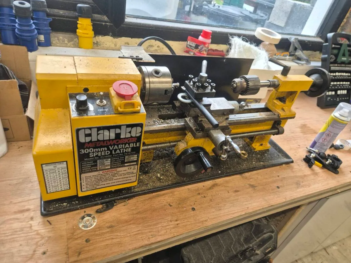 Clarke metal worker 300mm lathe