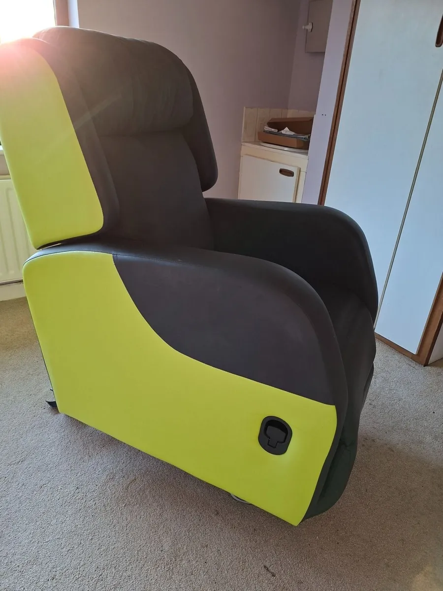 Therapeutic Chair for the Elderly - Image 2