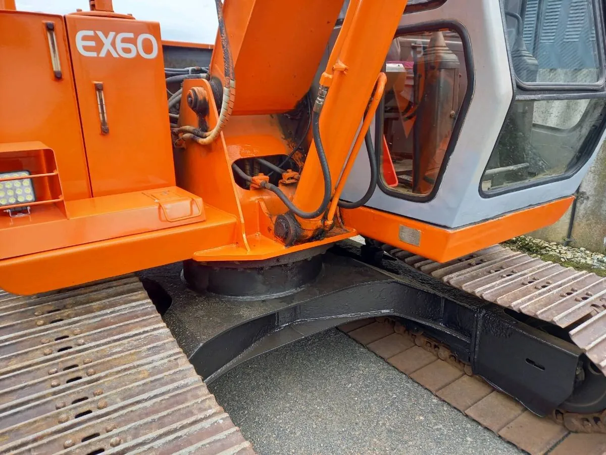 HITACHI ex60-1 digger - Image 4