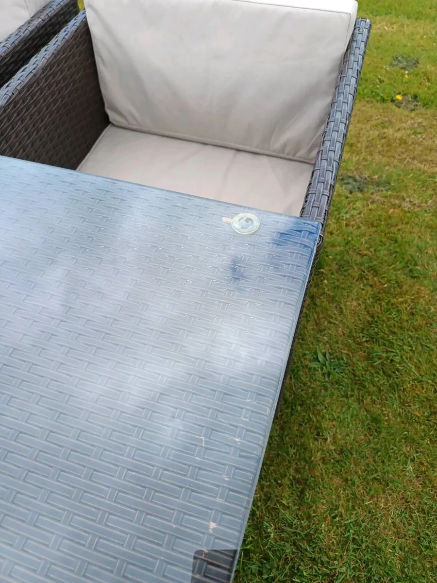 Garden table and chairs - Image 2