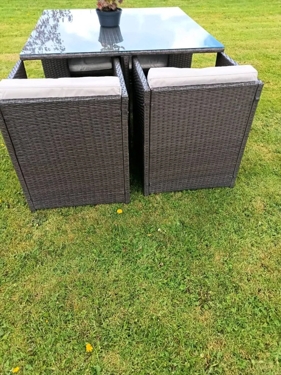 Garden table and chairs - Image 4