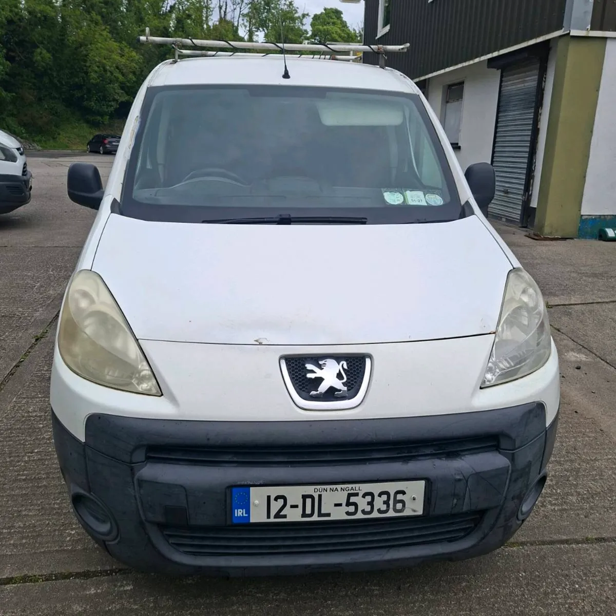 Van - Image 1