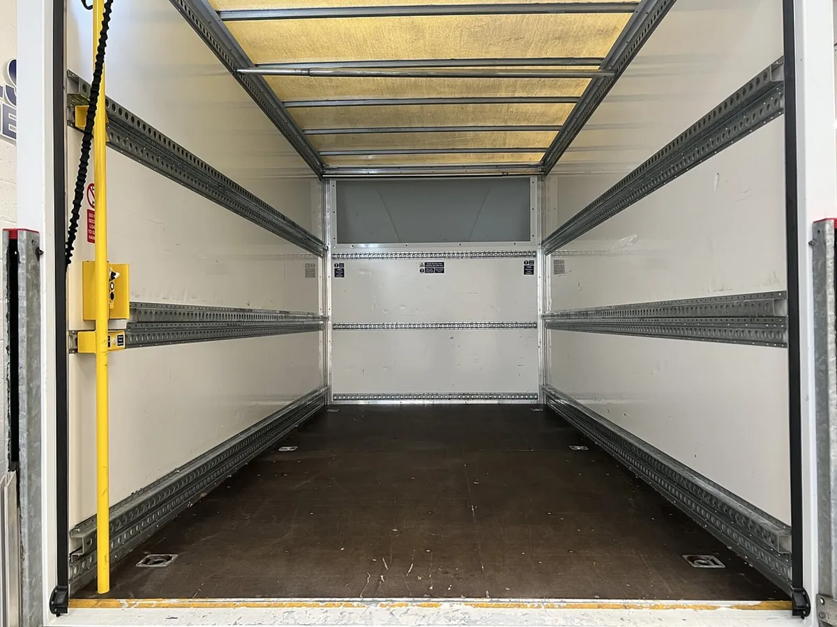 2022 Ford Transit Luton Box Van - Image 3