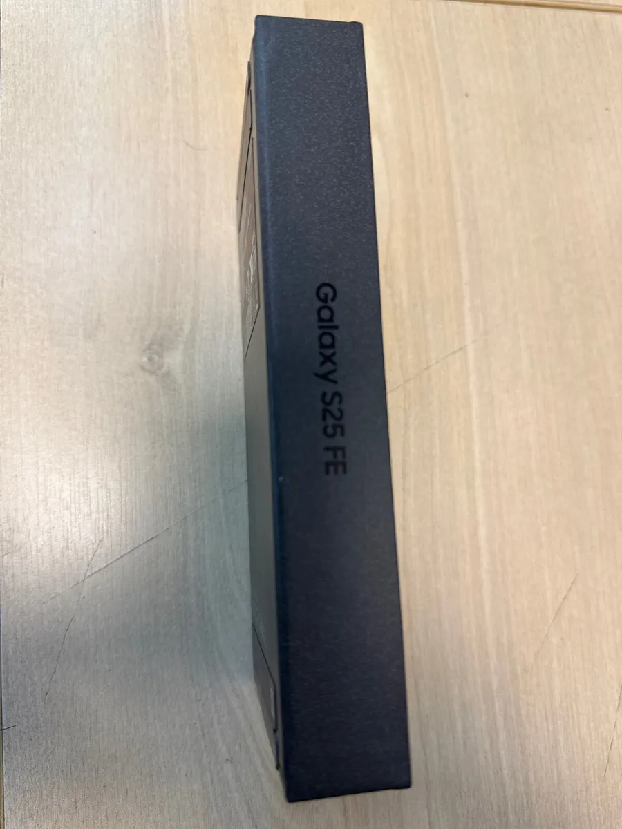 Samsung Galaxy S25 FE Brand new Unopened Unlocked - Image 4