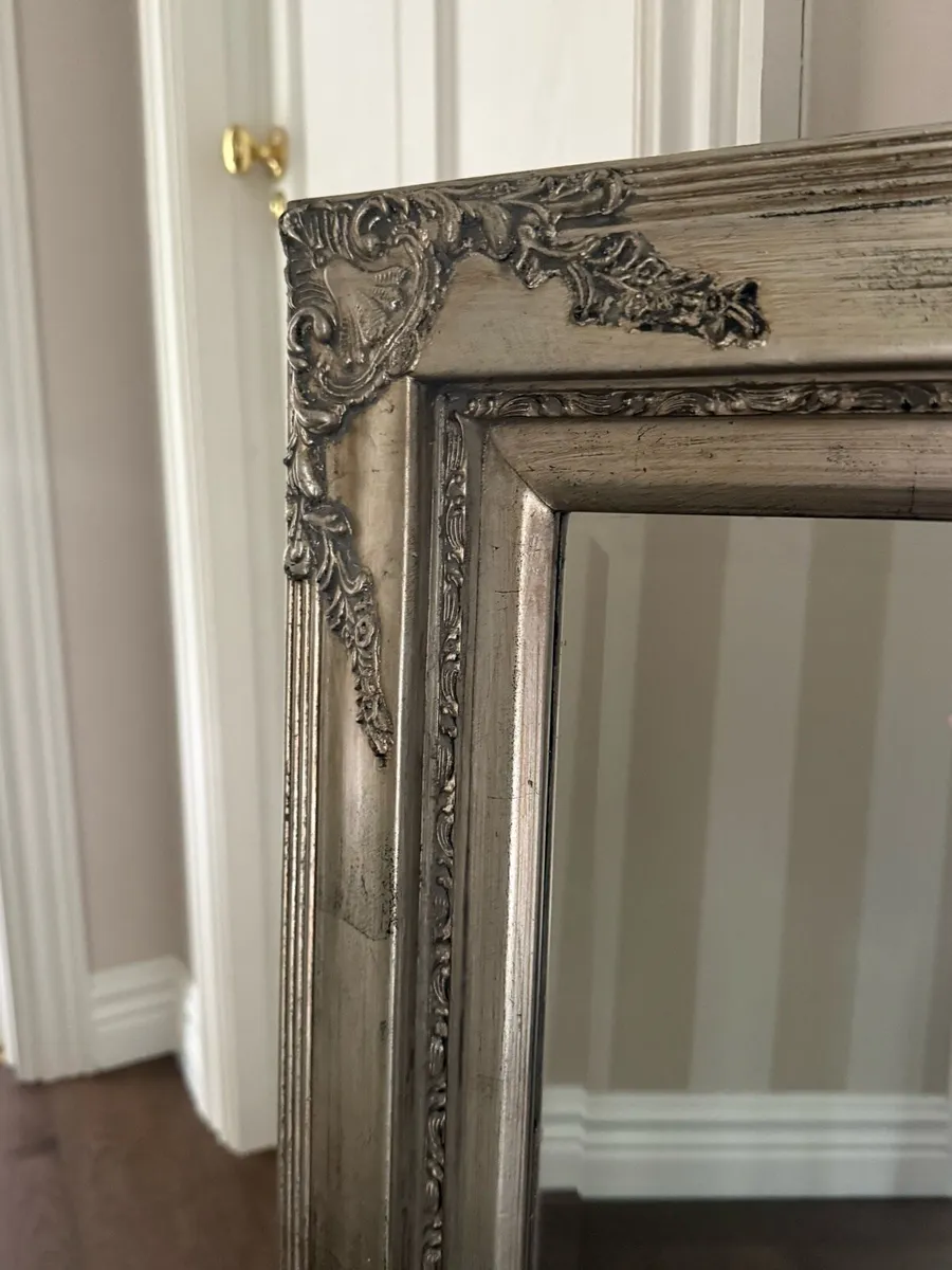 Large ornate mirror in great condition - Image 3