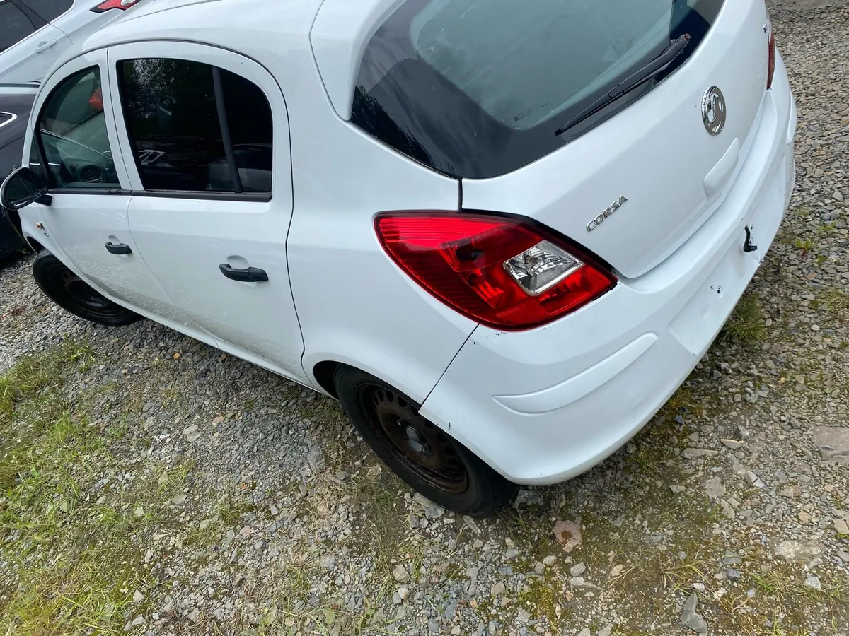 Vauxhall Opel Corsa D - Image 3