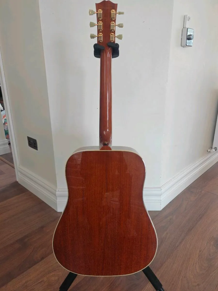 Gibson Hummingbird - Image 2