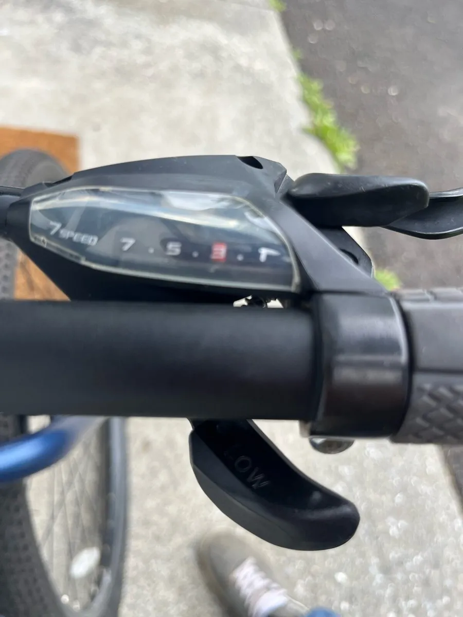 Carrera axle men’s bike - Image 2