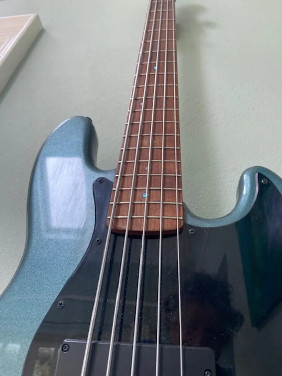 Squire Contemporary 5 string Bass Guitar + Gig Bag - Image 3