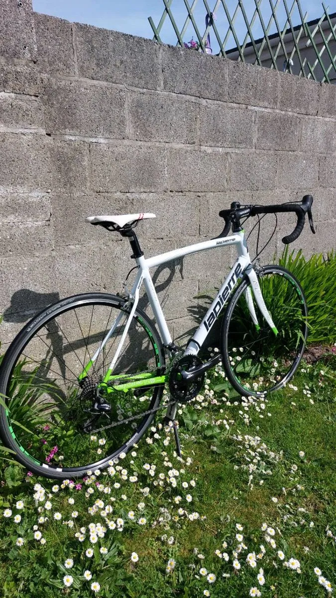 Lapierre Audacio 300 Road Bike - Size Large/56cm - Image 2
