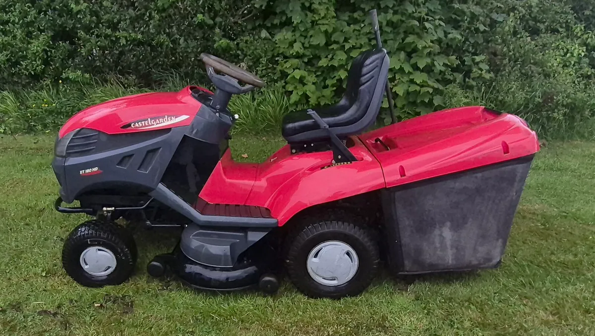 Castle Garden hydrostatic ride on mower - Image 1