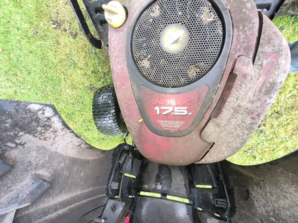 Castle Garden hydrostatic ride on mower - Image 3