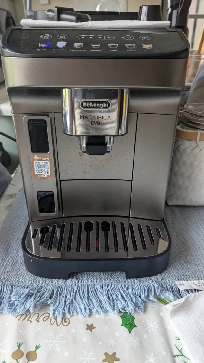 DeLonghi Magnifica Evo Coffee Machine - Image 1