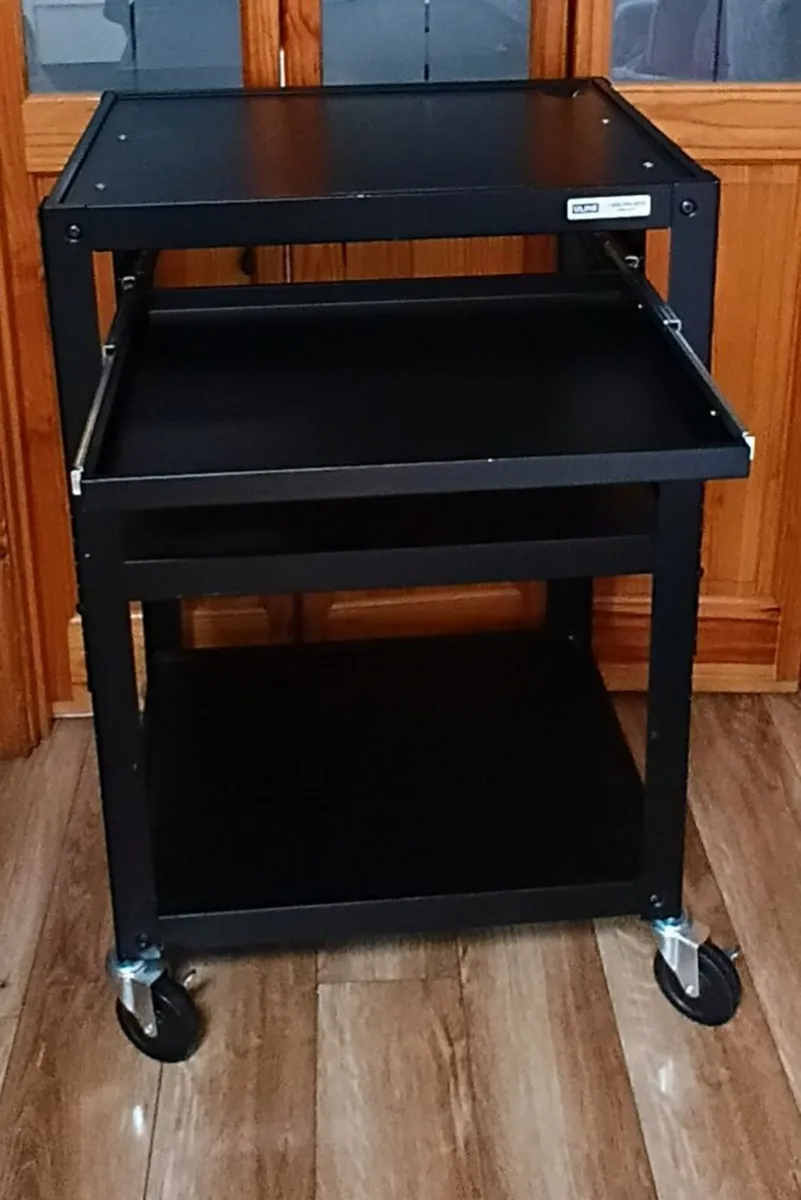 Mobile desk/workstation - Image 3