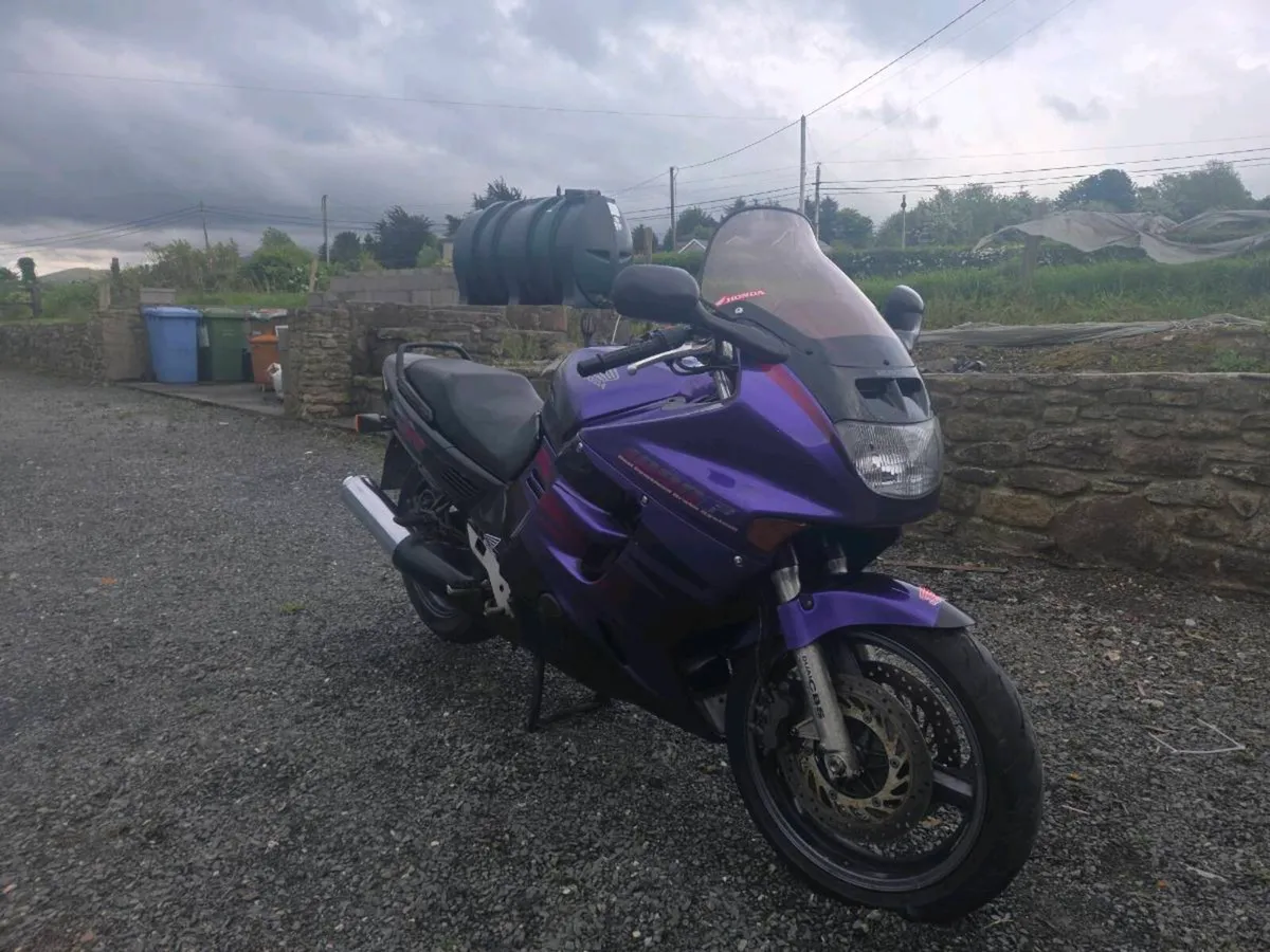 CBR 1000F - Image 1