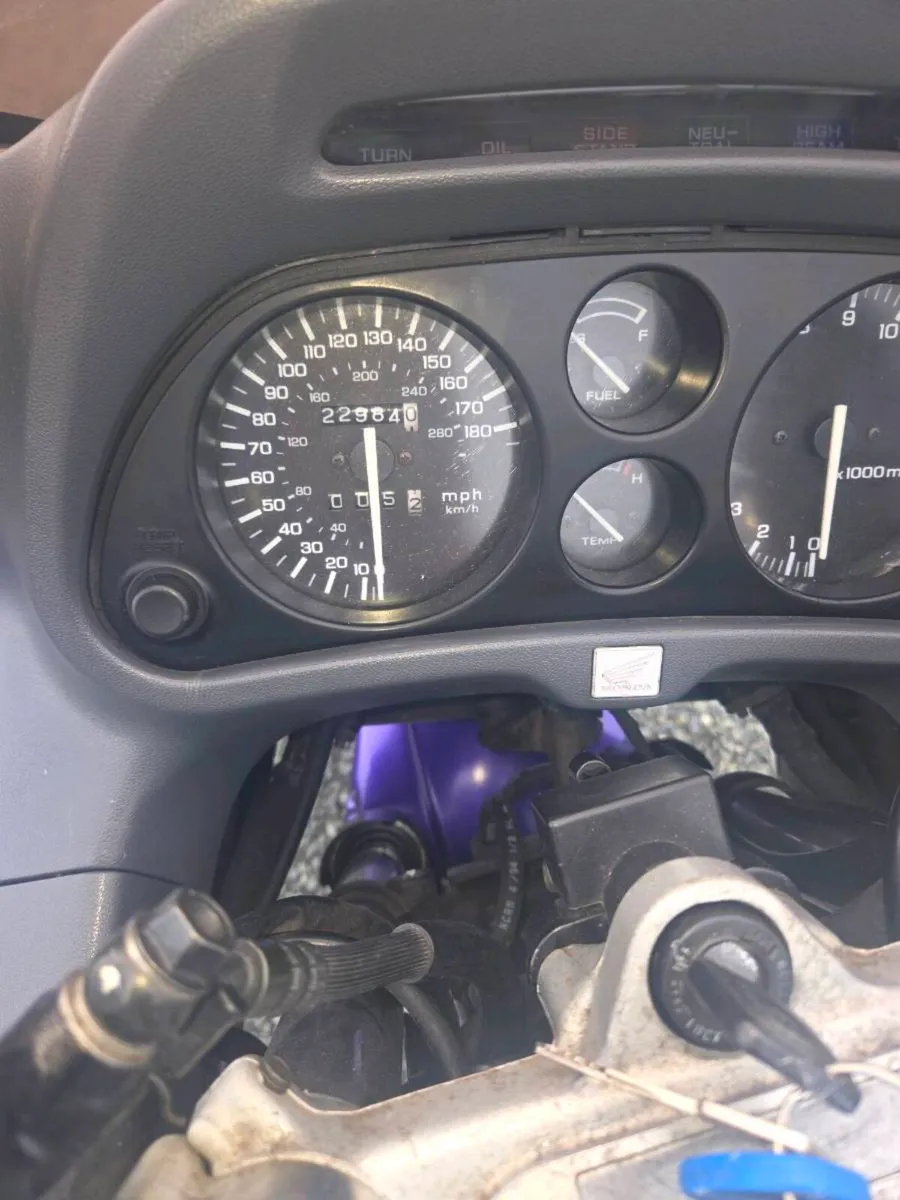 CBR 1000F - Image 3