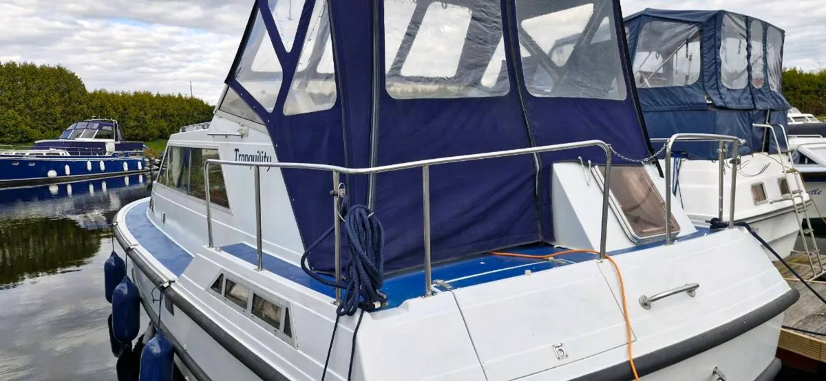 Aquafibre 32 Motor Cruiser - Image 2