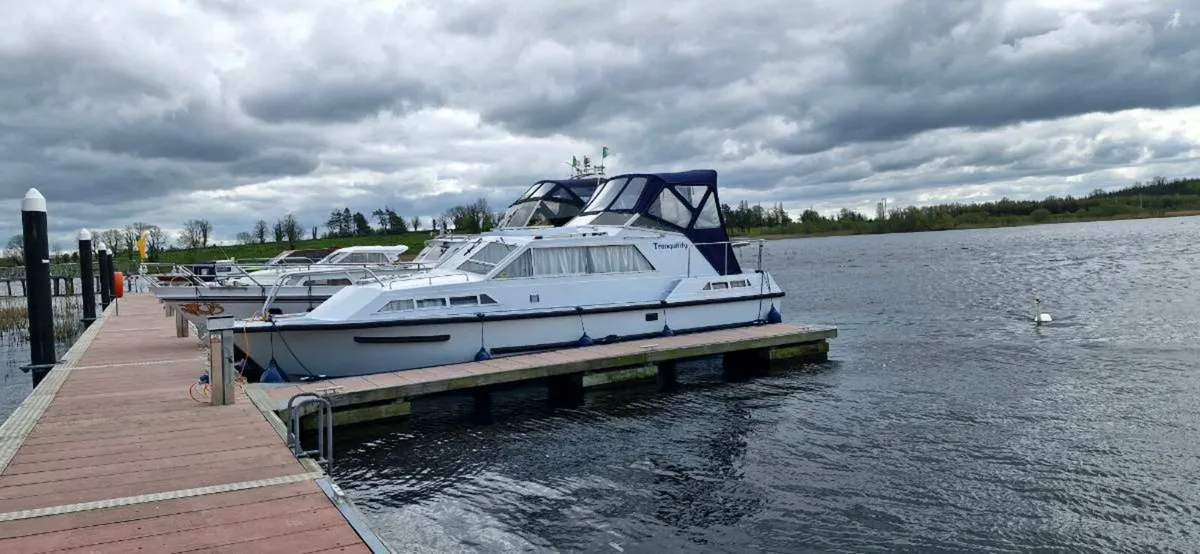 Aquafibre 32 Motor Cruiser - Image 2