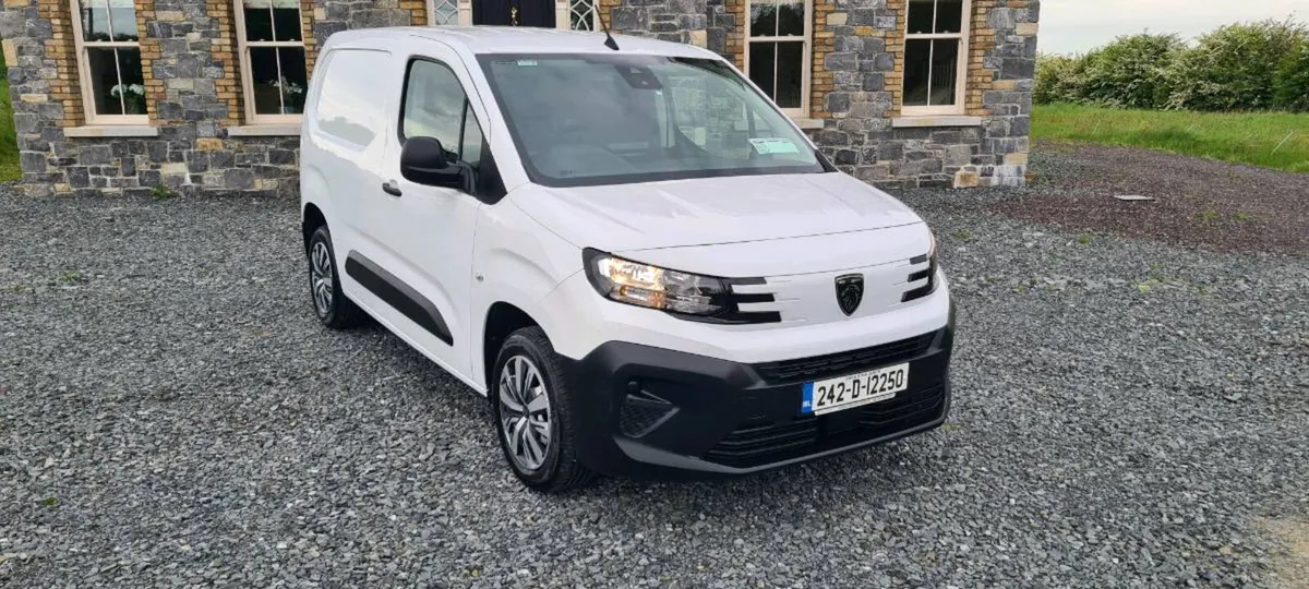 2024 Peugeot partner pro plus - Image 1